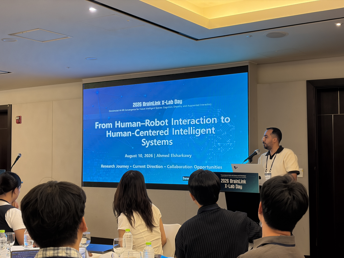 Ahmed Elsharkawy presenting From Human-Robot Interaction to Human-Centered Intelligent Systems at the 2026 BrainLink X-Lab Day.